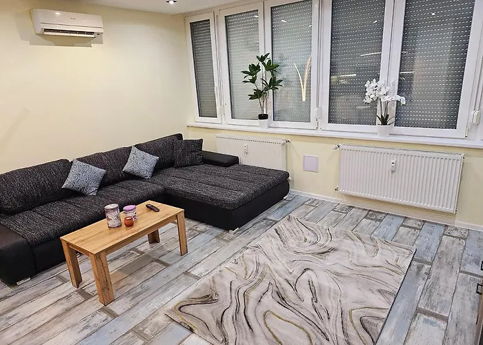 Urban Loft Apartment *