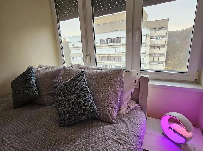 Urban Loft Apartment *